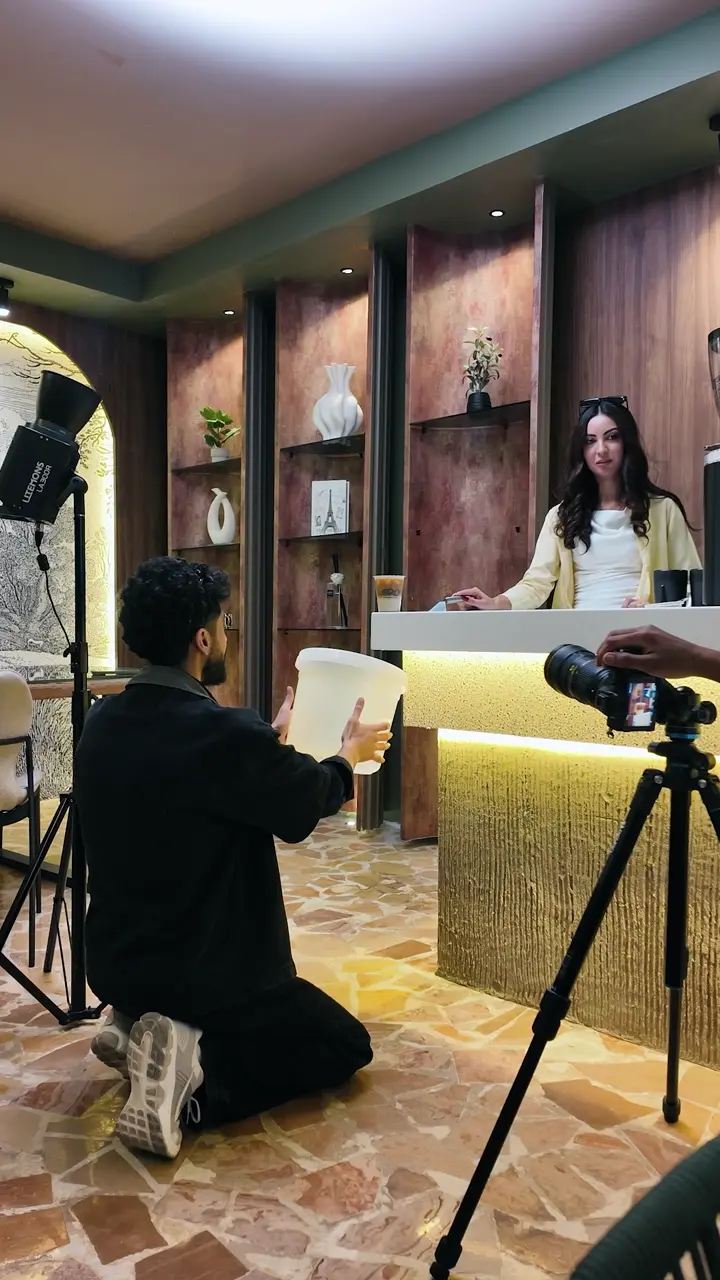 فريق NASJ أثناء التصوير في ORO، جدة